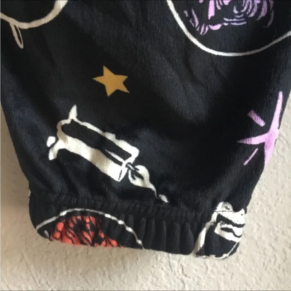 Disney Hocus Pocus pajama bottoms Sanderson sisters Halloween super soft Sz L - Picture 4 of 5